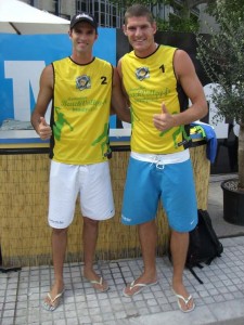 Le jeune Alison en tournée, au Beach Master de Montpellier en maillot BeachTeam